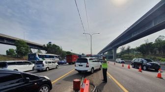 Info Lalu Lintas: Contraflow Tol Japek KM 47-65 Ditutup, Arus Lalu Lintas Normal Kembali