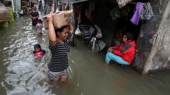 BPBD Sebut 33 RT di Jakarta Masih Terendam Banjir, Ketinggian Air Ada yang Capai 1 Meter