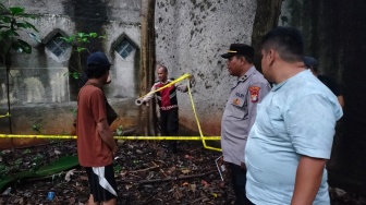 Untung Tidak Meledak! Detik-detik Warga di Bekasi Tersandung Granat Aktif saat Cari Burung