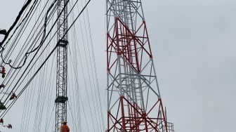 Beton Penyangga Tower di Bekasi Roboh, Korban Tewas Sulit Dievakuasi