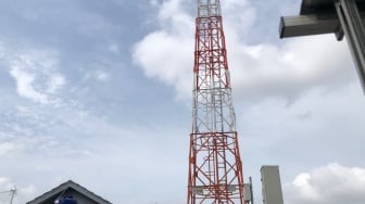 Bahaya! Fenomena di Bekasi: Tower BTS Dibangun di Atas Rumah Warga