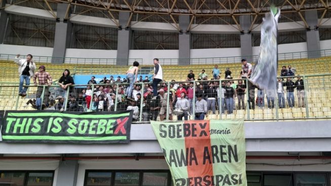 Pemain Persipasi Bekasi Rindu Chant Suporter dan Atmosfer Stadion Patriot Candrabhaga