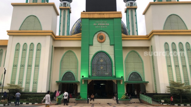 Gapai Berkah Ramadan: Jemaah Masjid Al-Barkah Rela Tempuh Jarak Jauh Demi Khatam Alquran