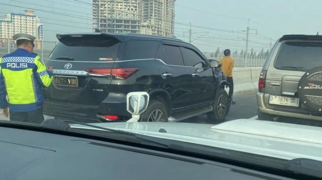 Kasus Mobil Dinas Polda Jabar Tabrak Elf di Tol MBZ Berakhir Damai, Kok Bisa?