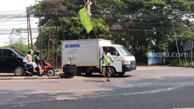 Cerita Narto Tukang Parkir Asal Bekasi yang Sudah 4 Kali ke Tanah Suci Pakai Uang Receh