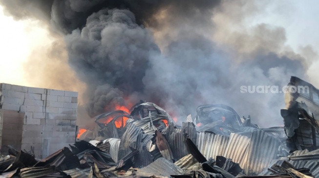 40 Jiwa Jadi Korban Kebakaran Hebat di Lapak Barang Bekas Medan Satria